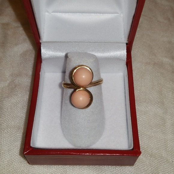 14k Coral Angel skin yellow gold ring sz4.75